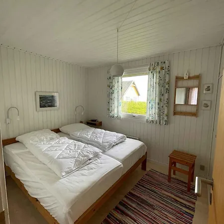 Summer House At Hvidbjerg Beach With Sea View Hébergement de vacances Børkop